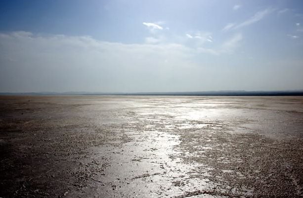  گردشگران دریاچه نمک نجات یافتند