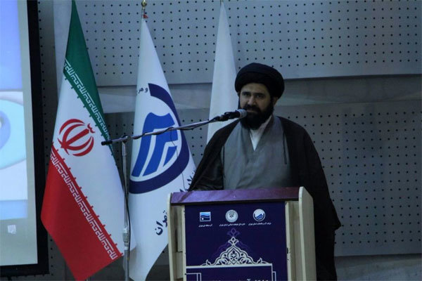  باید با تکیه بر توان داخلی از سختی ها سربلند خارج شویم