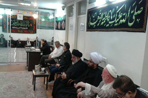 مراسم شهادت امام سجاد(ع) در دفتر آیت الله حکیم در تهران برگزار شد