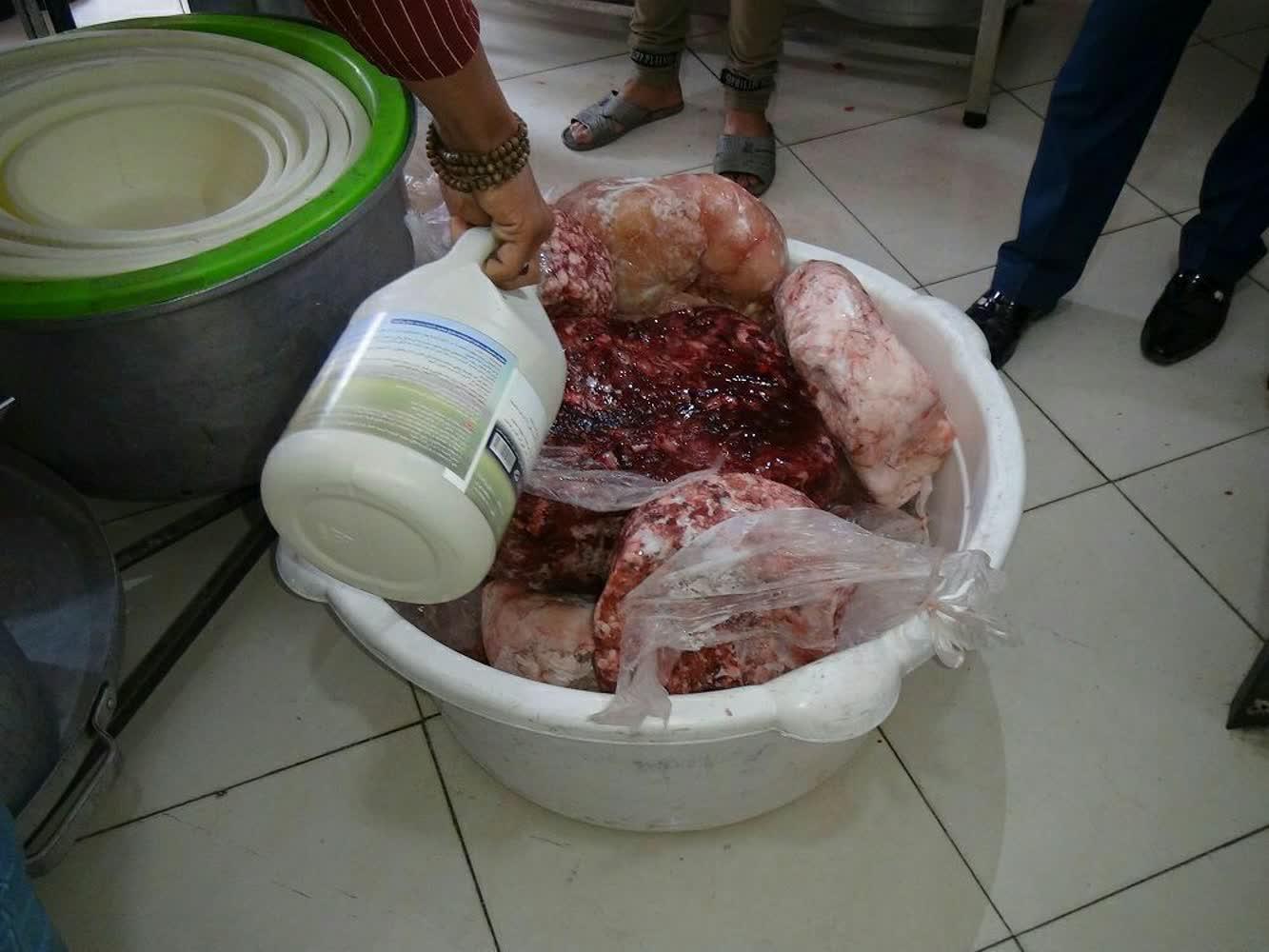  ۲۰۰ کیلوگرم گوشت فاسد در ورامین معدوم شد