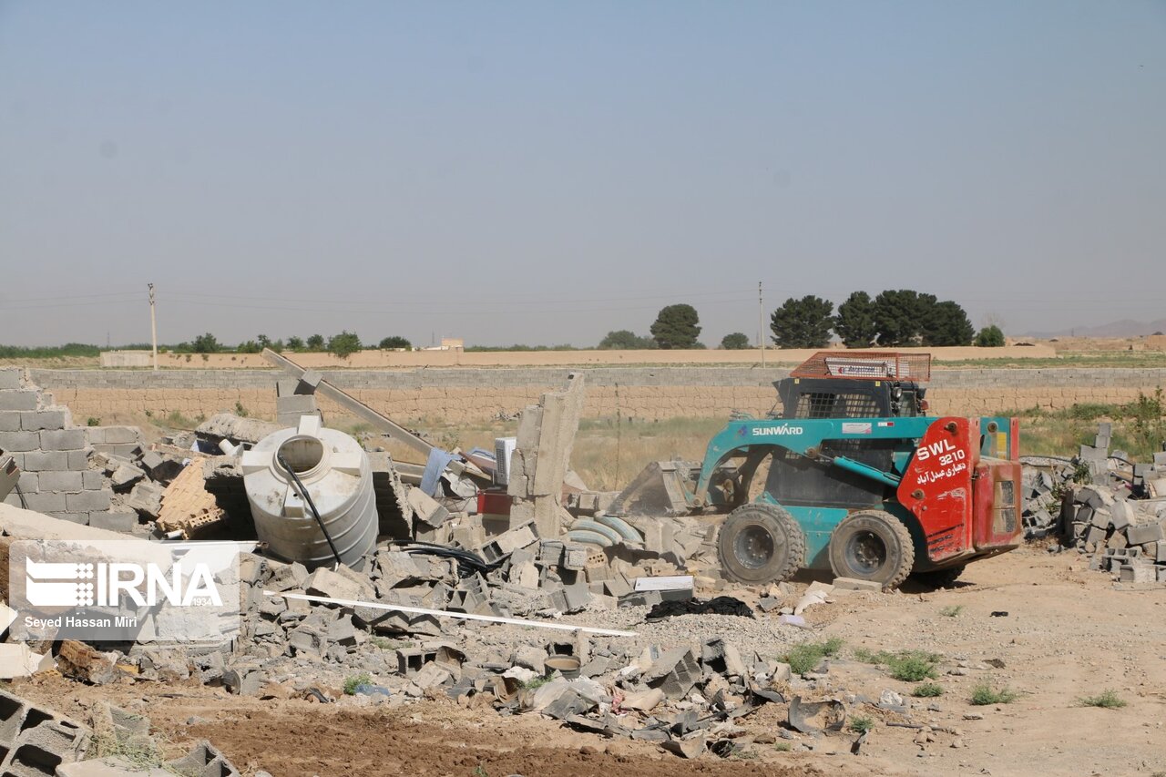  ۱۰ مورد ساخت و ساز غیرمجاز در اراضی کشاورزی قرچک تخریب شد