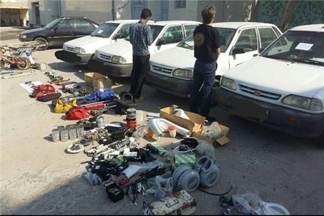  دستگیری باند سارقان قطعات و لوازم داخل خودرو با ۱۲ فقره سرقت در ورامین